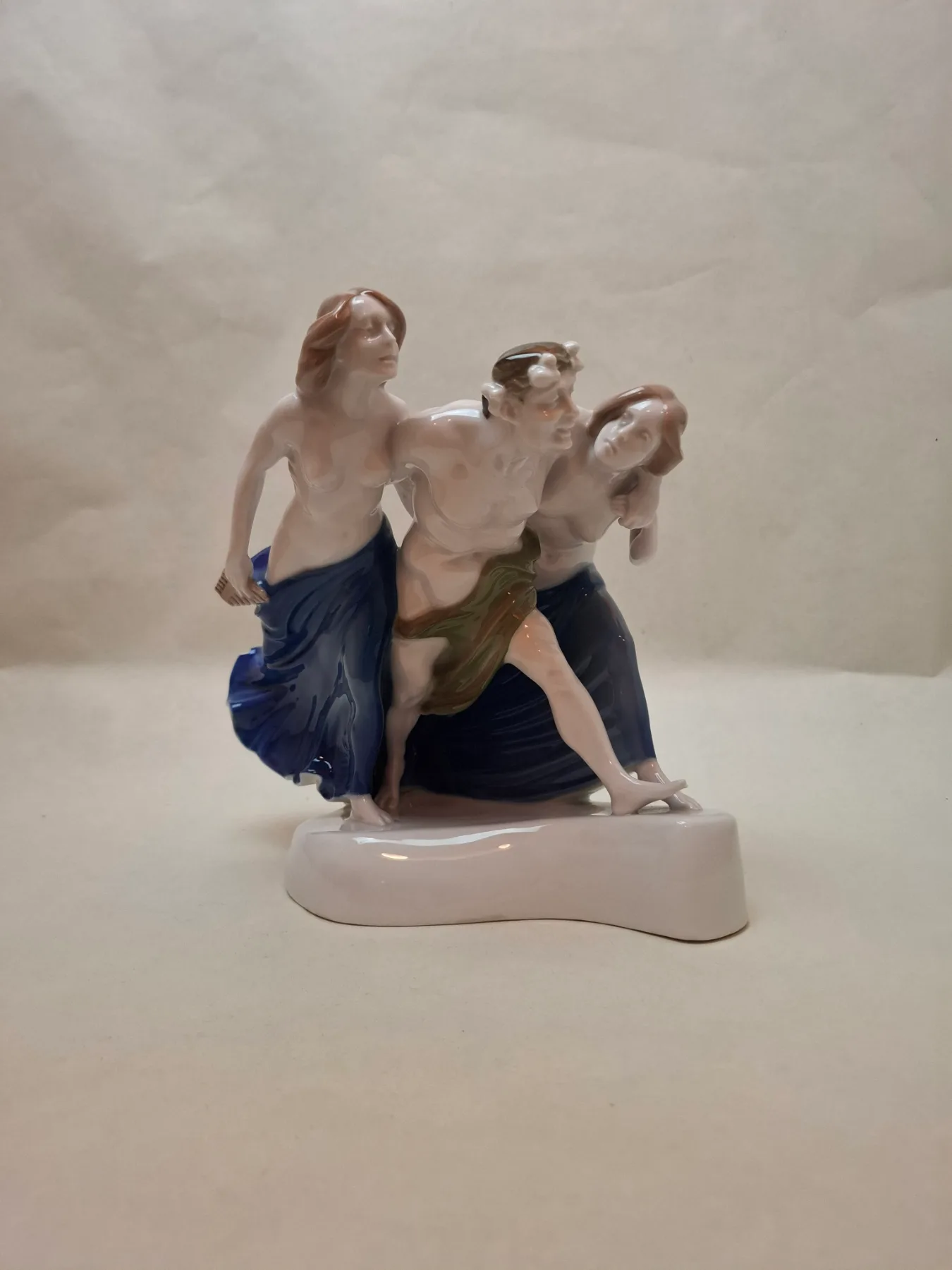 Porcelánová soška Rosenthal Satyr a nymfy