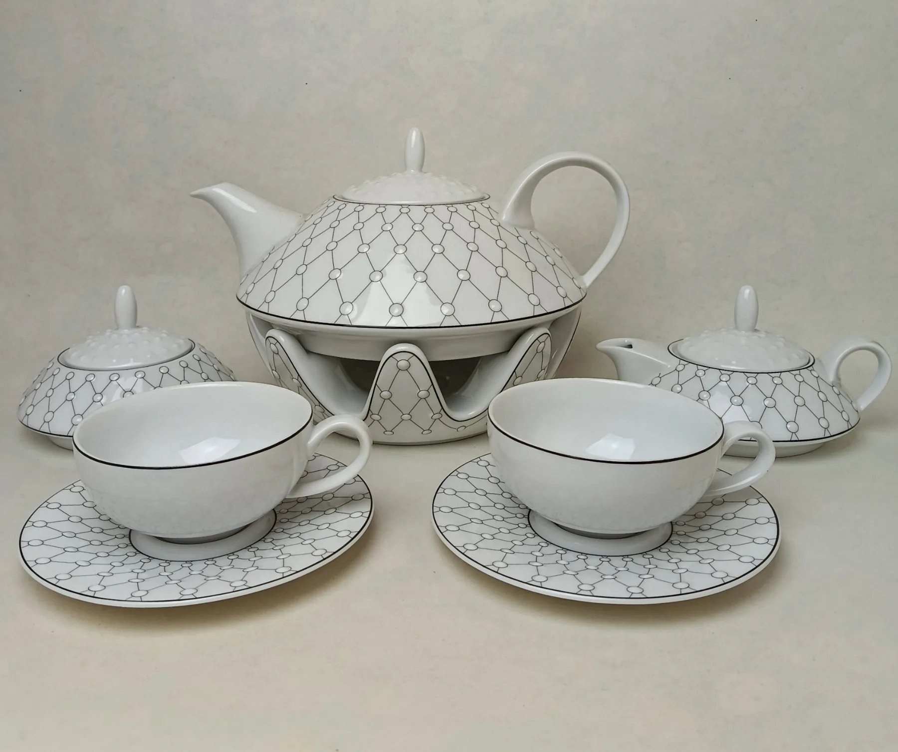 Porcelánová čajová souprava Thun řada GALAXIE návrh Jiří Laštovička
